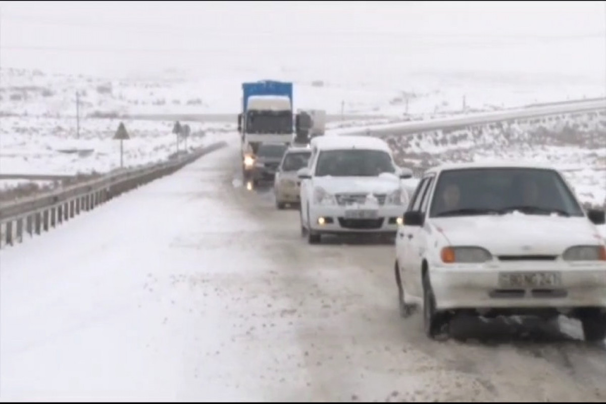 Yol polisi qəzalarla bağlı məlumat yaydı - VİDEO