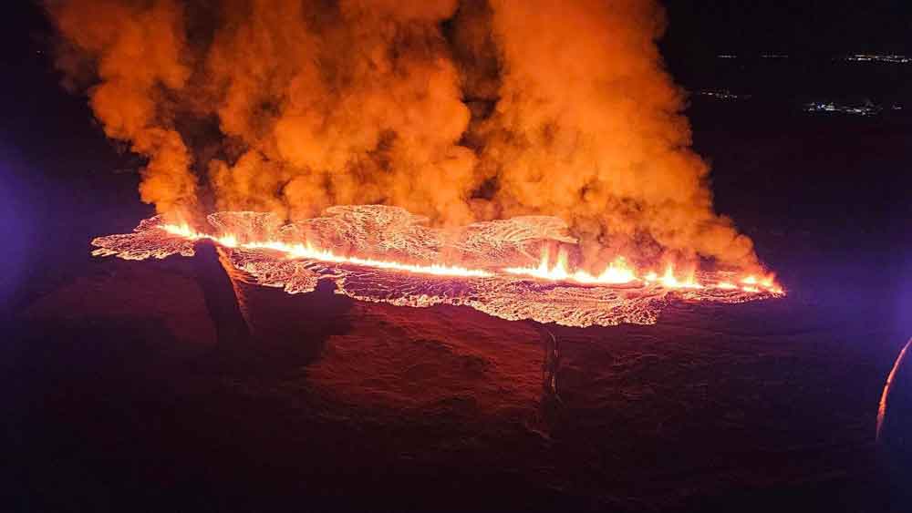 50 ildən bəri ən böyük püskürmə: İslandiyada vulkan çətinliklər yaratdı