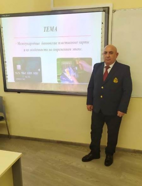 UNEC-in professoru Belarusda mühazirə oxudu