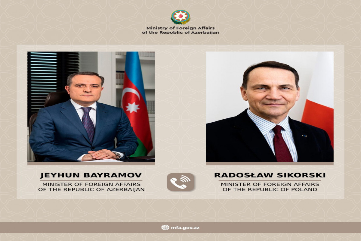 Ceyhun Bayramov həmkarı ilə telefonla danışdı