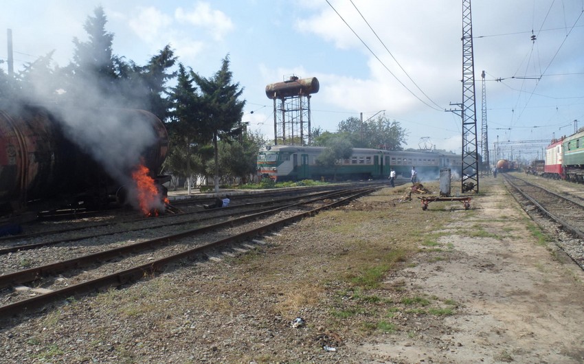 Bakıda vaqon deposunda YANĞIN