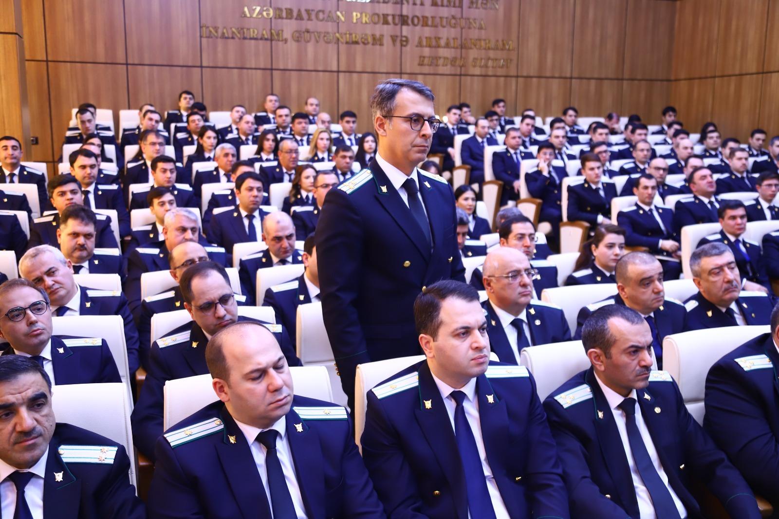 4 prokurar töhmət verildi - 1 nəfər işdən çıxarıldı