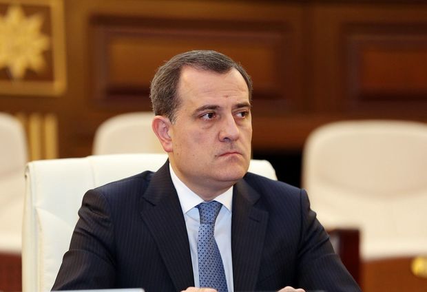 Ceyhun Bayramov Uqandaya getdi