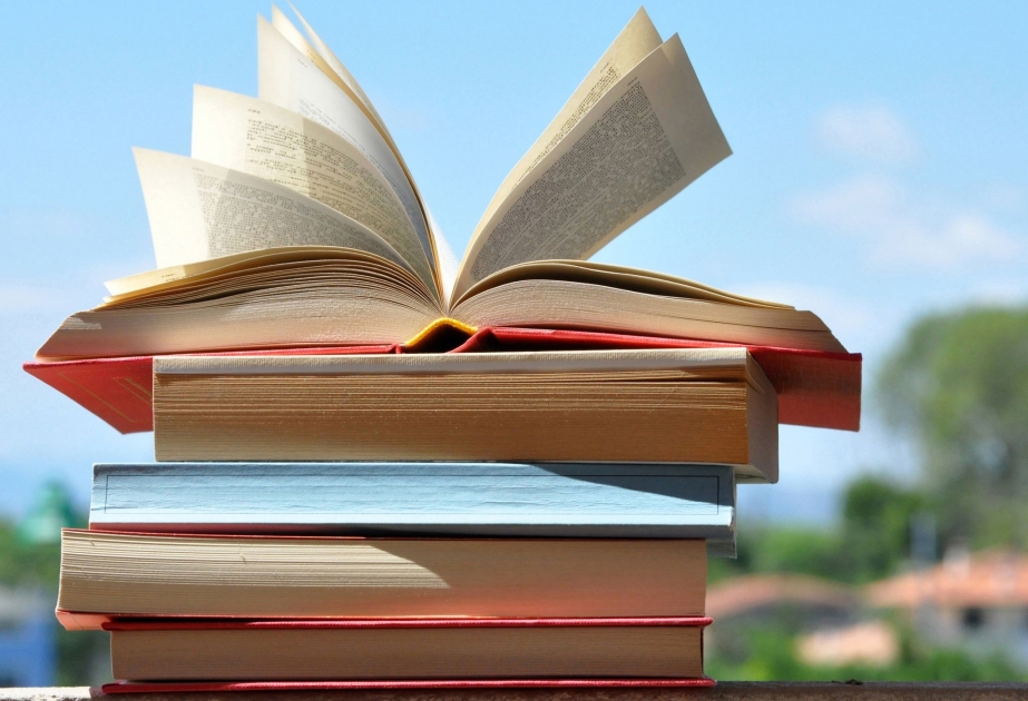 Kitab oxumaq yaddaşı GÜCLƏNDİRİR
