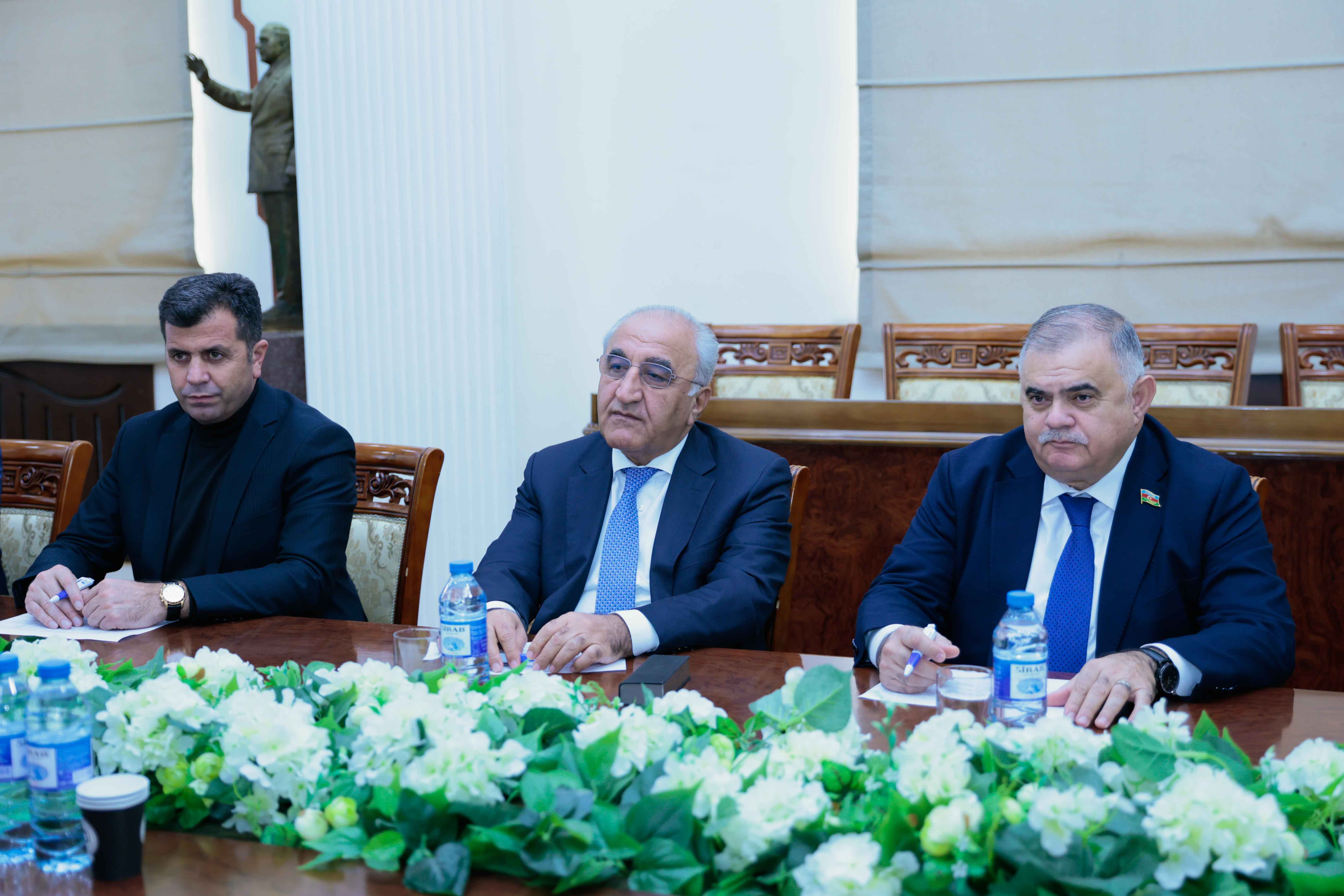 UNEC-də imtahanda intizam qaydalarının pozulması halları kəskin azalıb - FOTO