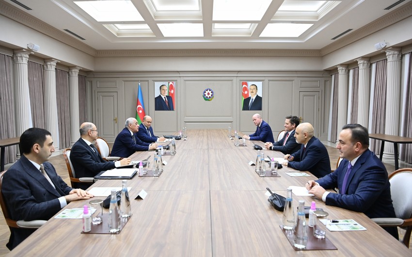Əli Əsədov BP rəsmisi ilə görüşdü