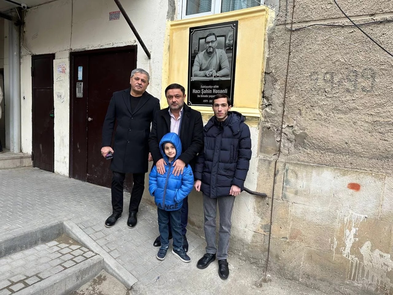 Hacı Şahinin barelyefi qoyuldu - FOTO