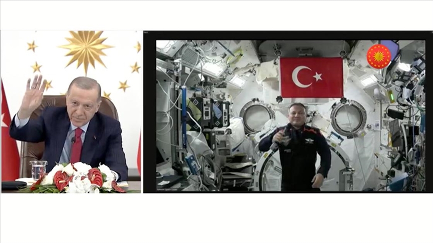 Ərdoğan kosmosda olan Gezeravcı ilə DANIŞDI