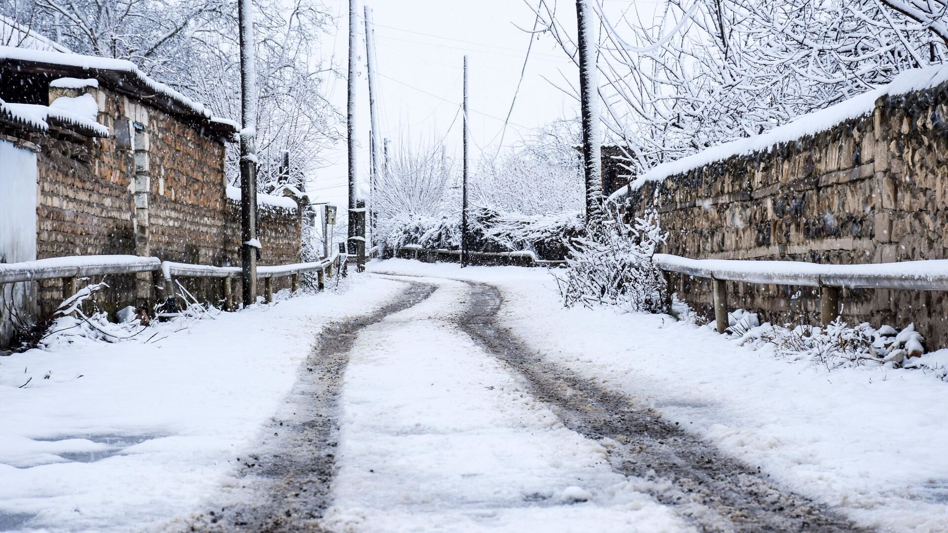 Azərbaycanda bu rayonlara qar yağır - Faktiki hava
