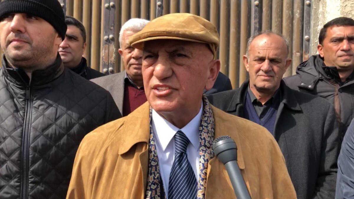Əli İnsanov İlham Əliyevi dəstəkləməyə ÇAĞIRIB