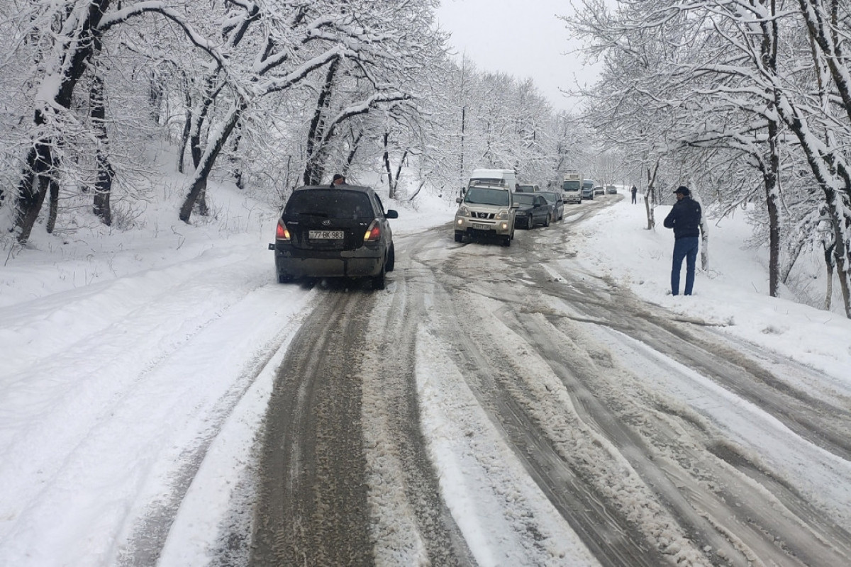 Şamaxı - İsmayıllı yolu buz bağlayıb