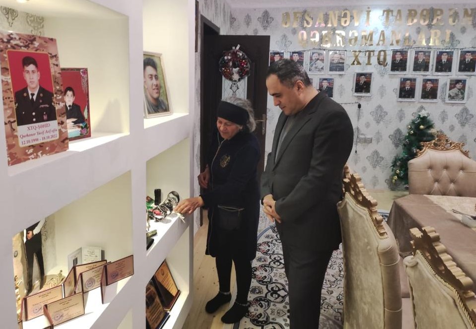 İcra başçısı şəhid ailəsini ziyarət edib - FOTO
