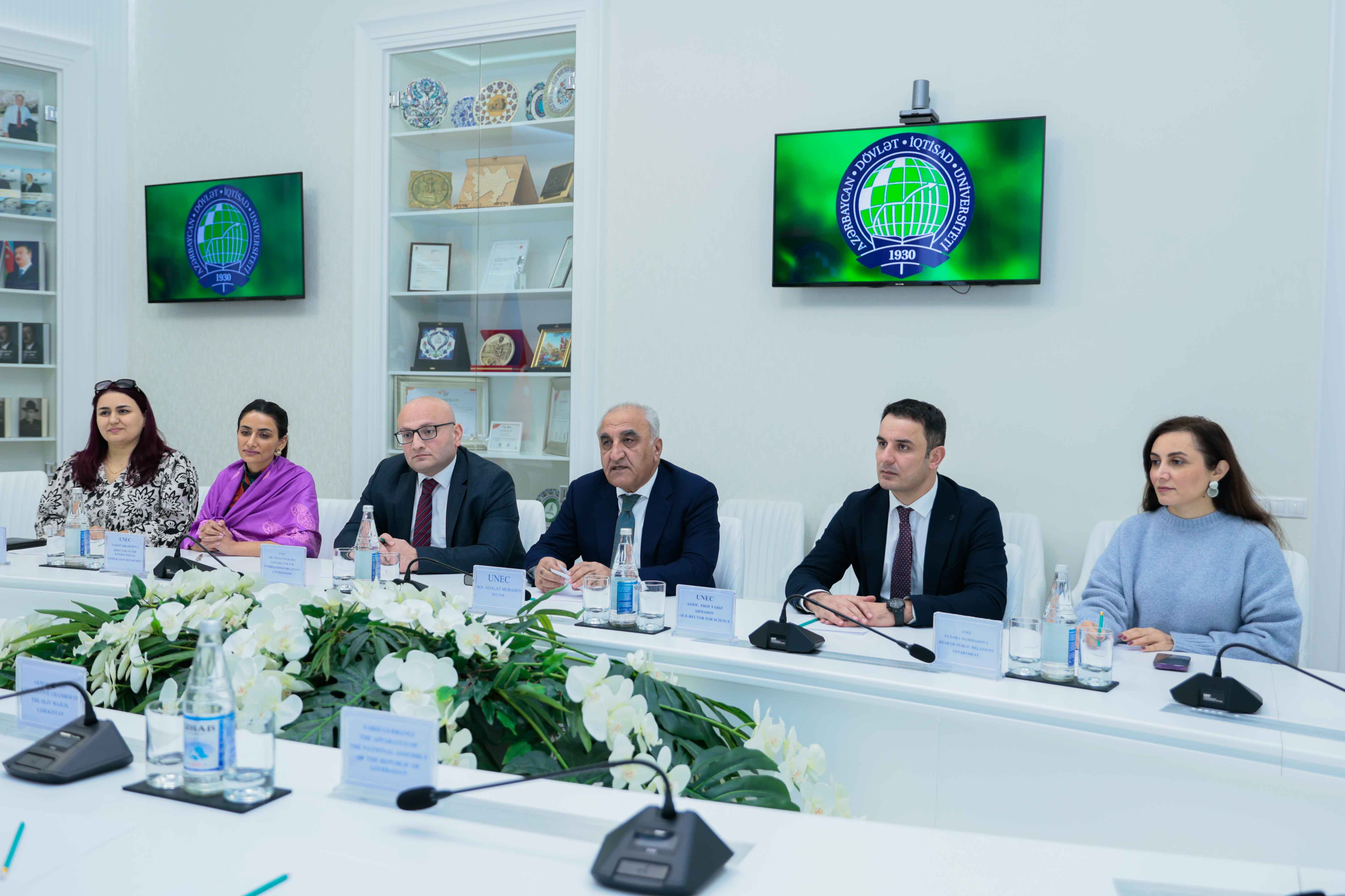 Özbəkistanın nümayəndə heyəti UNEC-də olub - FOTO