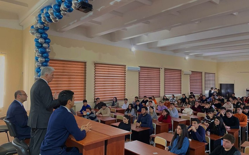 İlk dəfə səs verəcək tələbələr üçün seminar keçirildi
