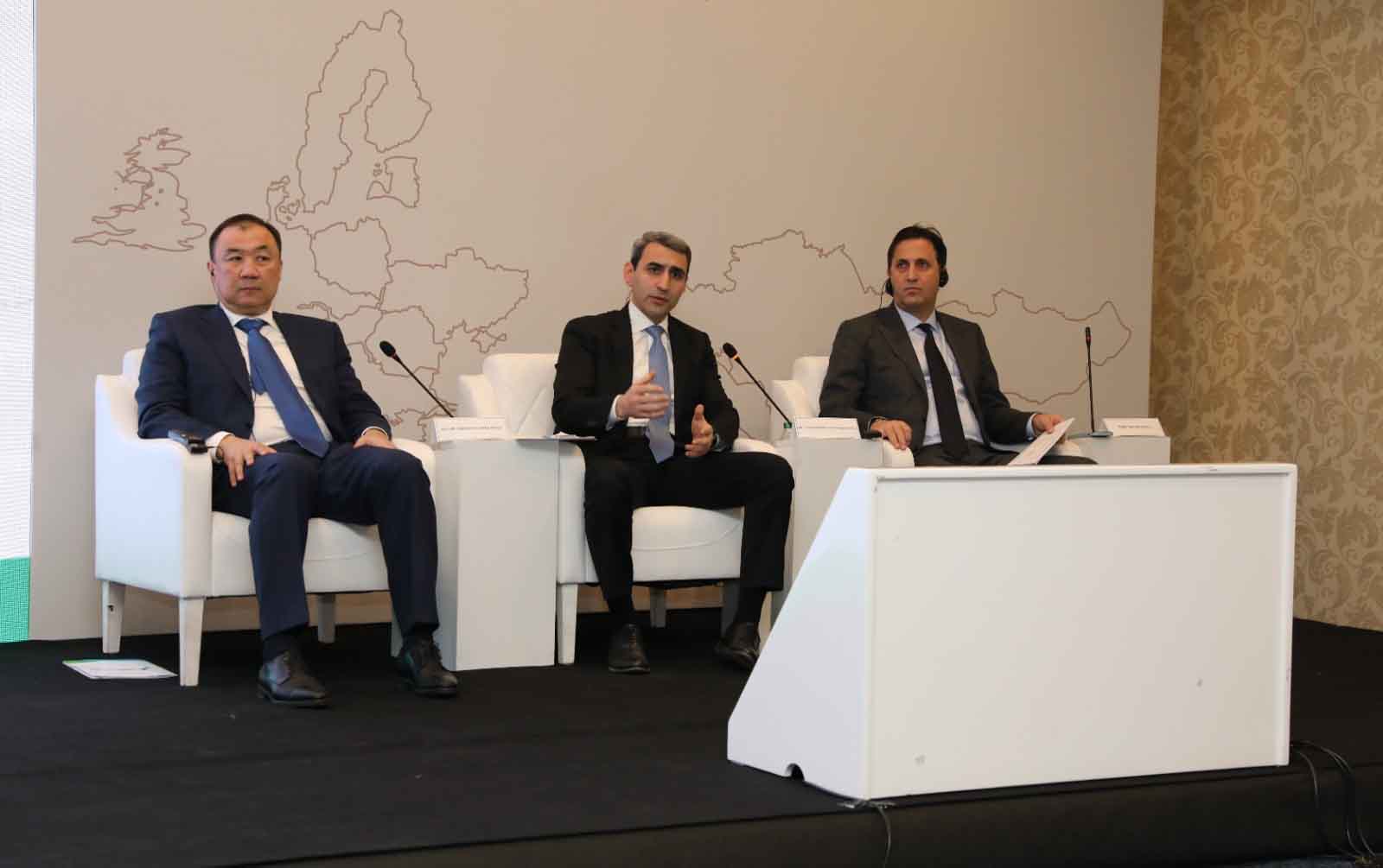 ADY sədri Türkiyədə keçirilən dəyirmi masada iştirak edib - FOTO