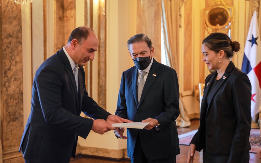 Səfirimiz etimadnaməsini prezidentə təqdim etdi 