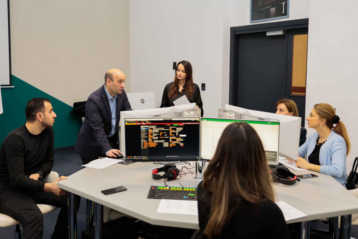 UNEC-in Bloomberg Maliyyə Laboratoriyasında təlimlərə start verildi