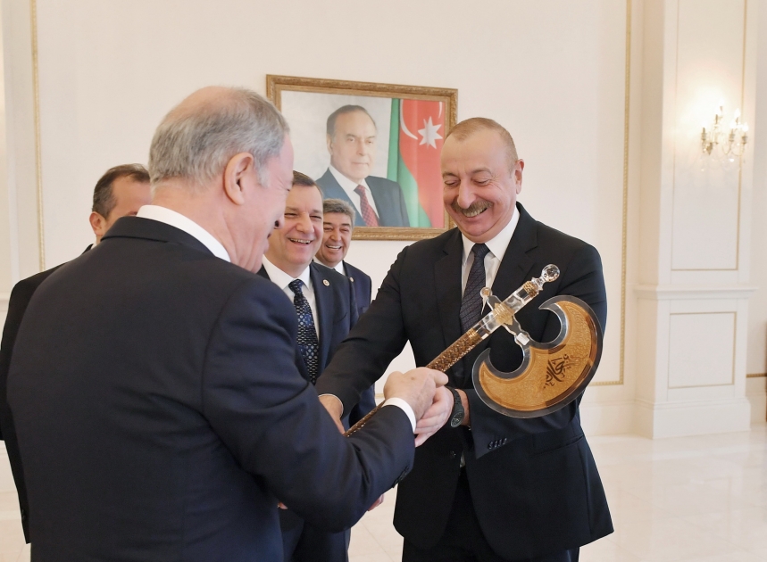 Prezident Hulusi Akarı qəbul etdi - FOTO