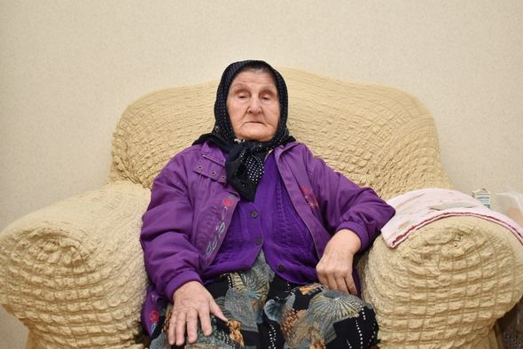 104 yaşlı Rəxşəndə nənə: “Sülhə səs verəcəyəm”