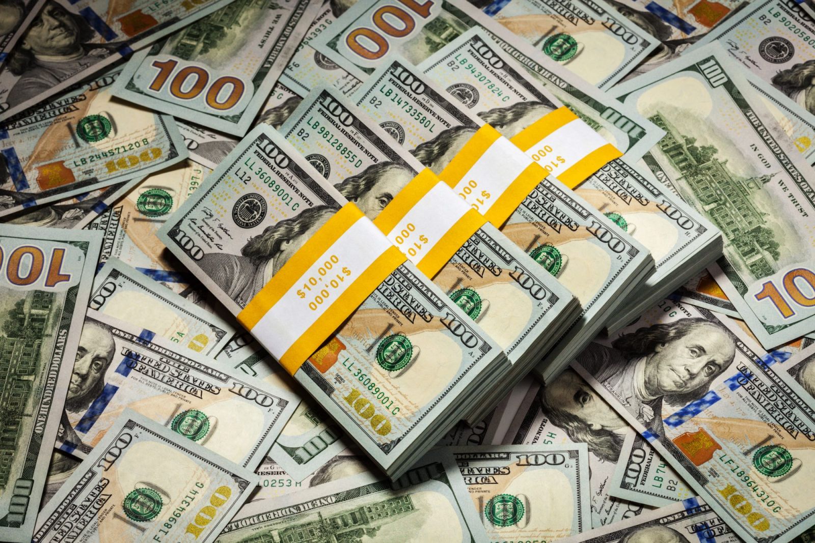 Mərkəzi Bank bu il valyuta bazarından 2,1 milyard dollar alıb