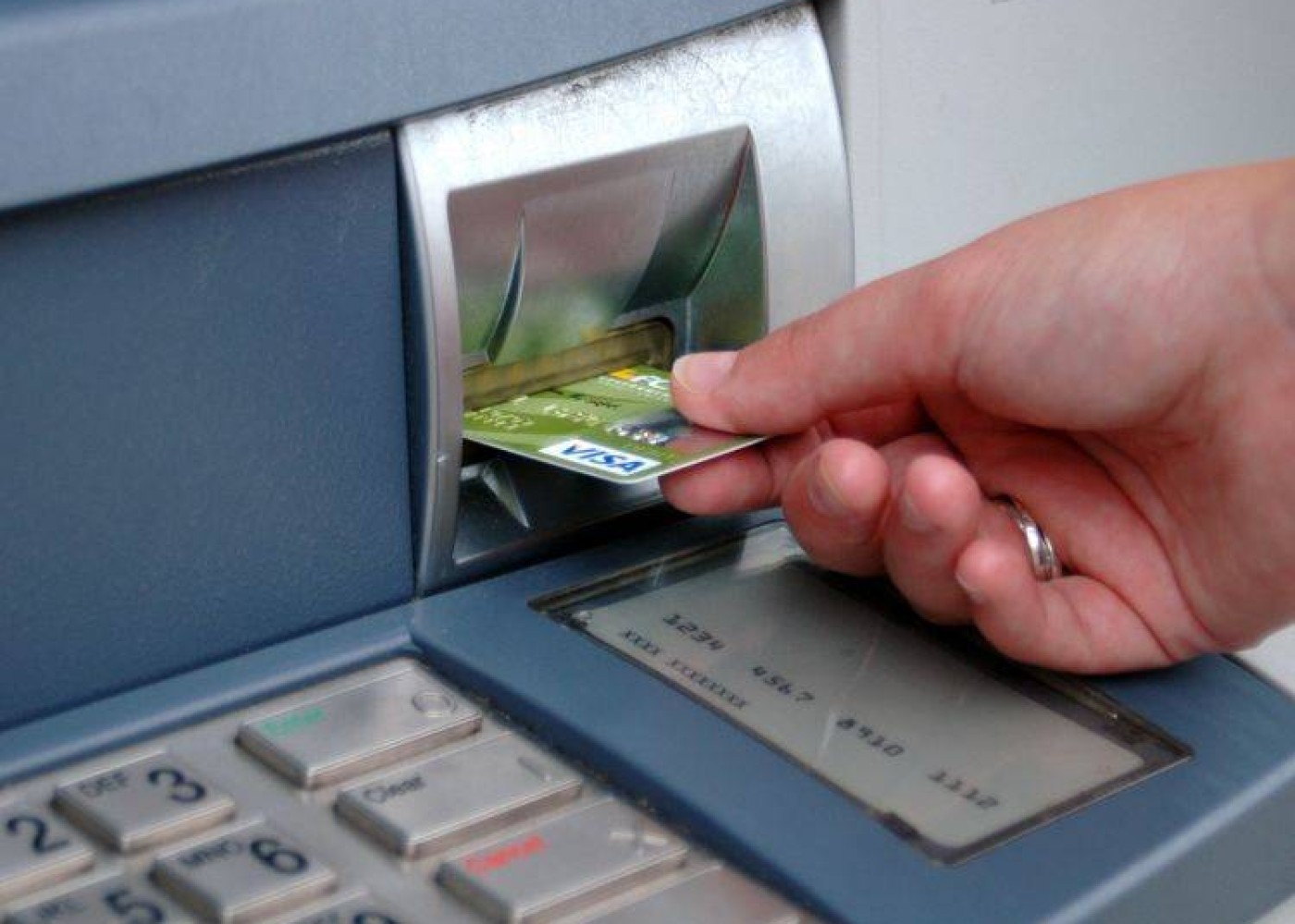 Bank kartından oğurluq edən qardaşlar SAXLANILDI