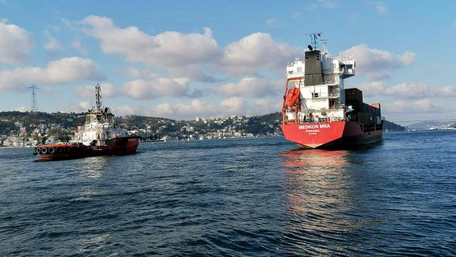 İstanbul sahillərində gəmilər toqquşdu