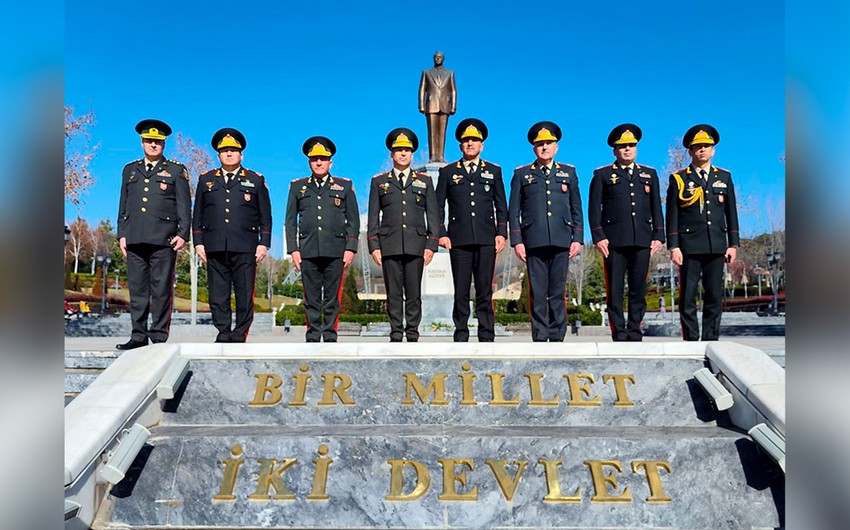 Müdafiə Nazirliyi generallarla bağlı məlumat yaydı 