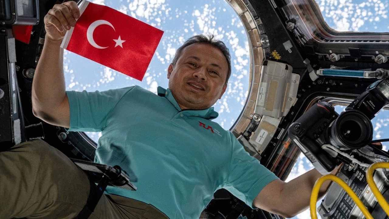 Türkiyəli astronavtın Yerə enişi təxirə salınıb