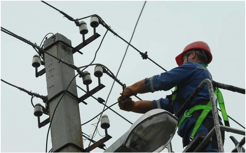 Biləsuvarda elektrik xətləri YENİLƏNİR