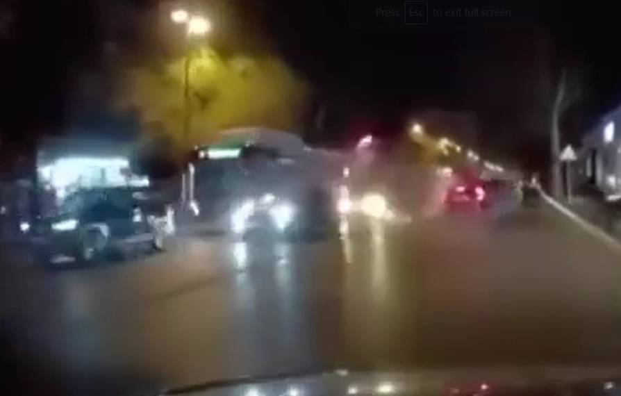 Bakıda dəhşətli qəza: 3 maşını əzib havaya qalxdı - Anbaan görüntülər