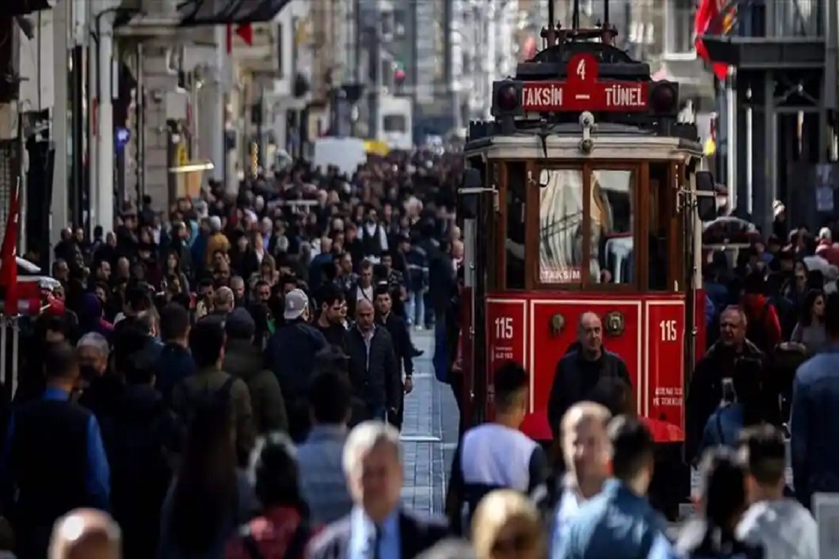 Türkiyə əhalisi: say artıb, temp azalıb...