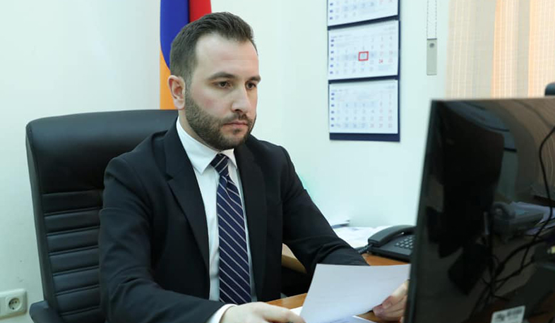 Heç bir mətn müqəddəs deyil - Paşinyanın partiyadaşı konstitusiya dəyişikliyini əsaslandırdı