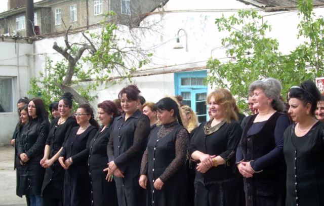 Qadın məhkumlar da səs verirlər