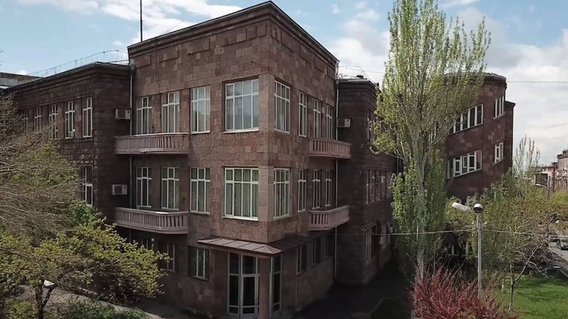 Məhkəmə Ermənistan MTX-yə qarşı daşnakın xeyrinə qərar çıxarıb