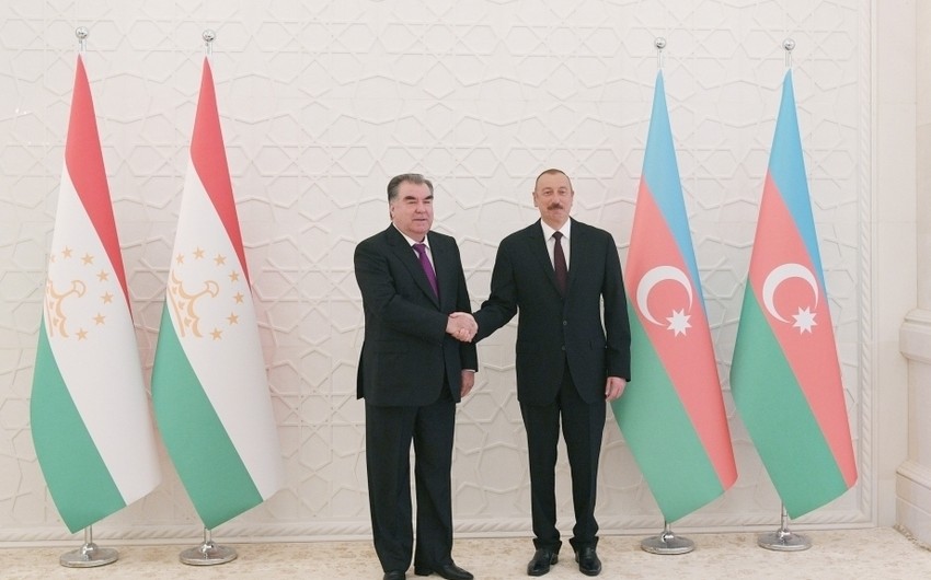 Emoməli Rəhmon Azərbaycan Prezidentinə zəng etdi