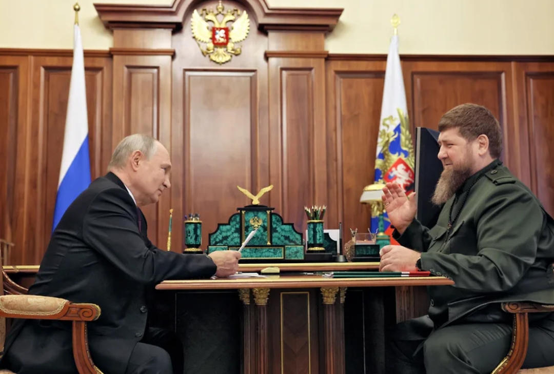 Putin Kadırovu təltif etdi 
