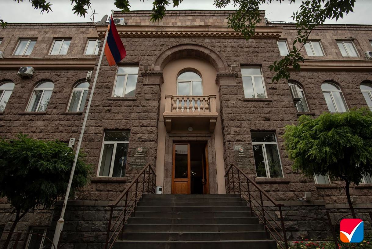 Ermənistan MSK 3 nəfərə mandat verdi