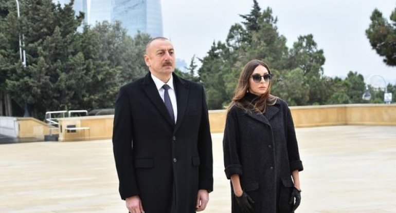 İlham Əliyevlə Mehriban Əliyeva Şəhidlər xiyabanında