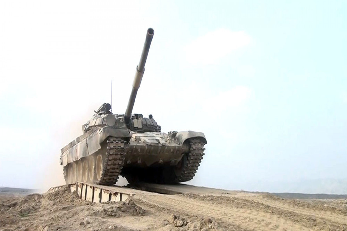 Tanklar və döyüş maşınları tapşırıqları icra etdilər - VİDEO