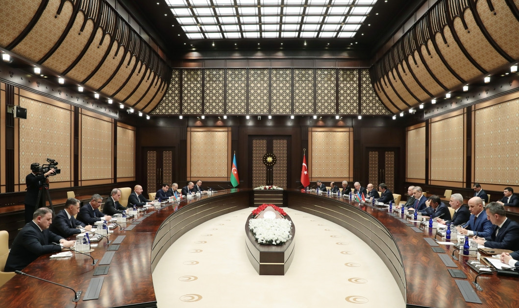 İlham Əliyevlə Ərdoğanın geniş tərkibdə görüşü BAŞLAYIB