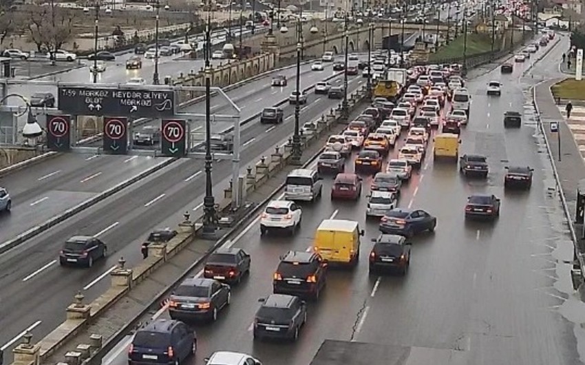 Bakıda tıxac olan yolların SİYAHISI