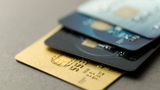 Bank kartından 6 min manat oğurlayan şəxslər saxlanıldı