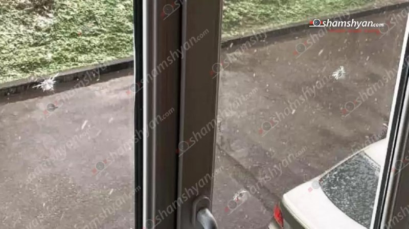 İrəvanda bələdiyyə binasına silahlı hücum olub