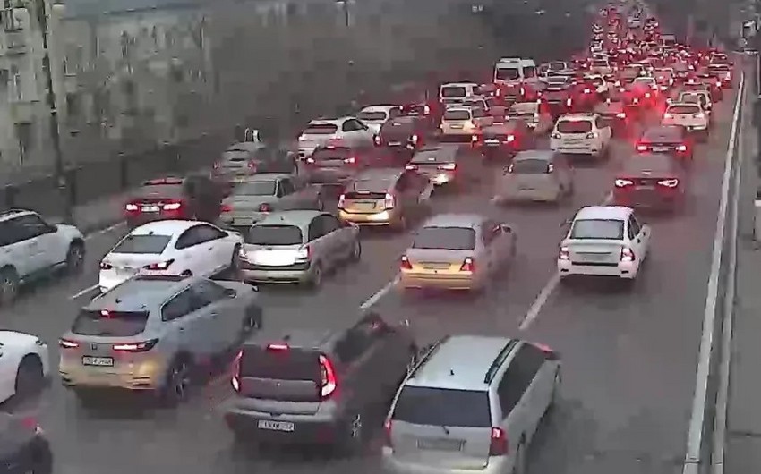 Bakının əsas yollarında TIXAC var