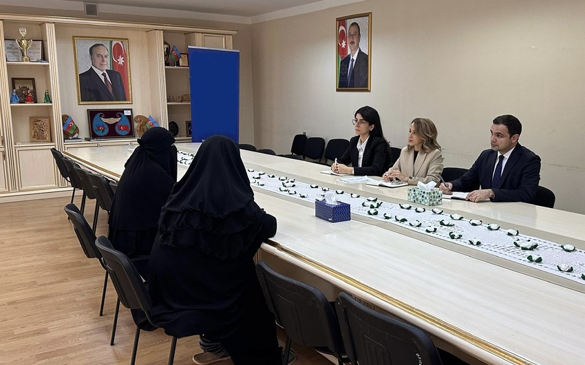 Ombudsman Suriyadan gətirilən azərbaycanlılarla görüşdü
