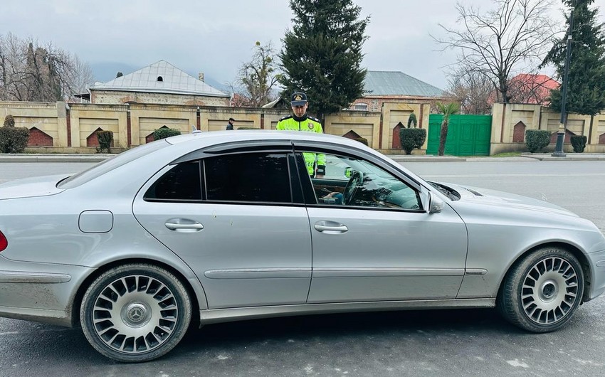 Narkotikin təsiri altında və sərxoş vəziyyətdə maşın sürən onlarla sürücü saxlanıldı