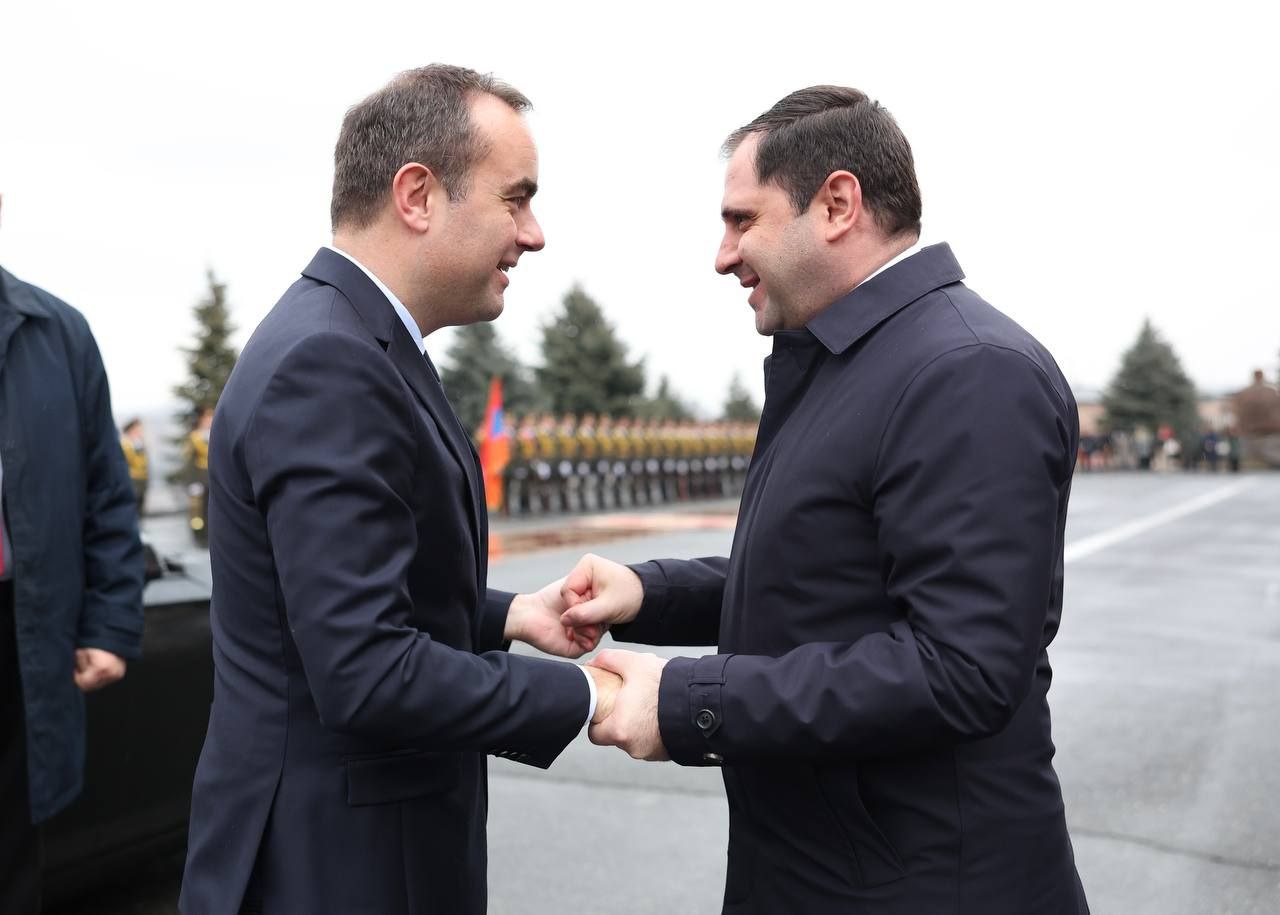 Ermənistan və Fransa müdafiə nazirləri hərbi əməkdaşlıq paketi İMZALAYIBLAR