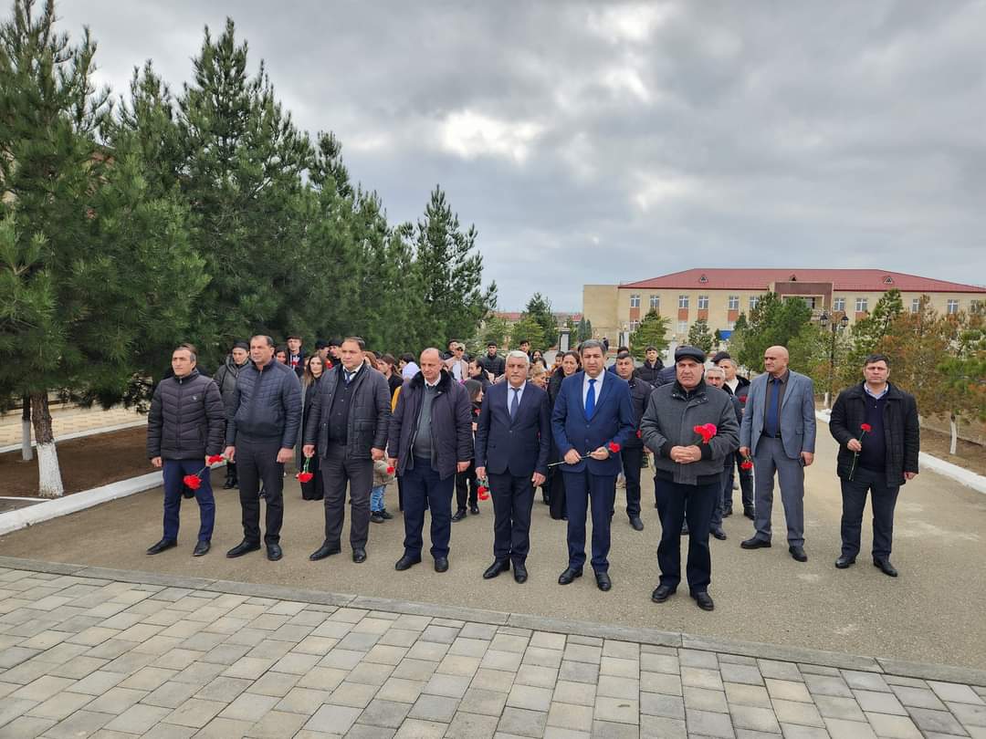Kəlbəcərli məktəblilər Xocalı qurbanlarının xatirəsini yad ediblər - FOTO