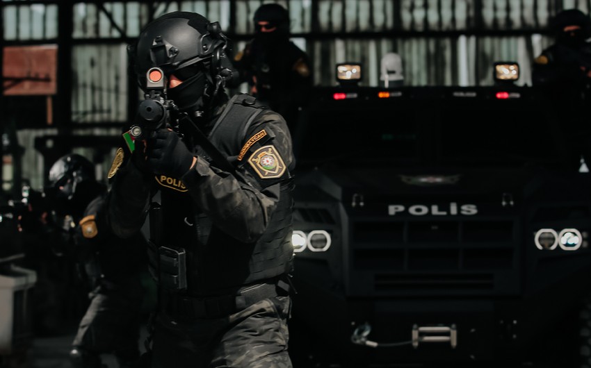 Polis silahlı şəxslərə qarşı əməliyyatlar keçirdi - 19 nəfər həbs edildi