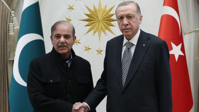 Ərdoğan Şəriflə danışıqlar apardı